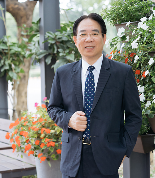 國立屏東科技大學校長張金龍